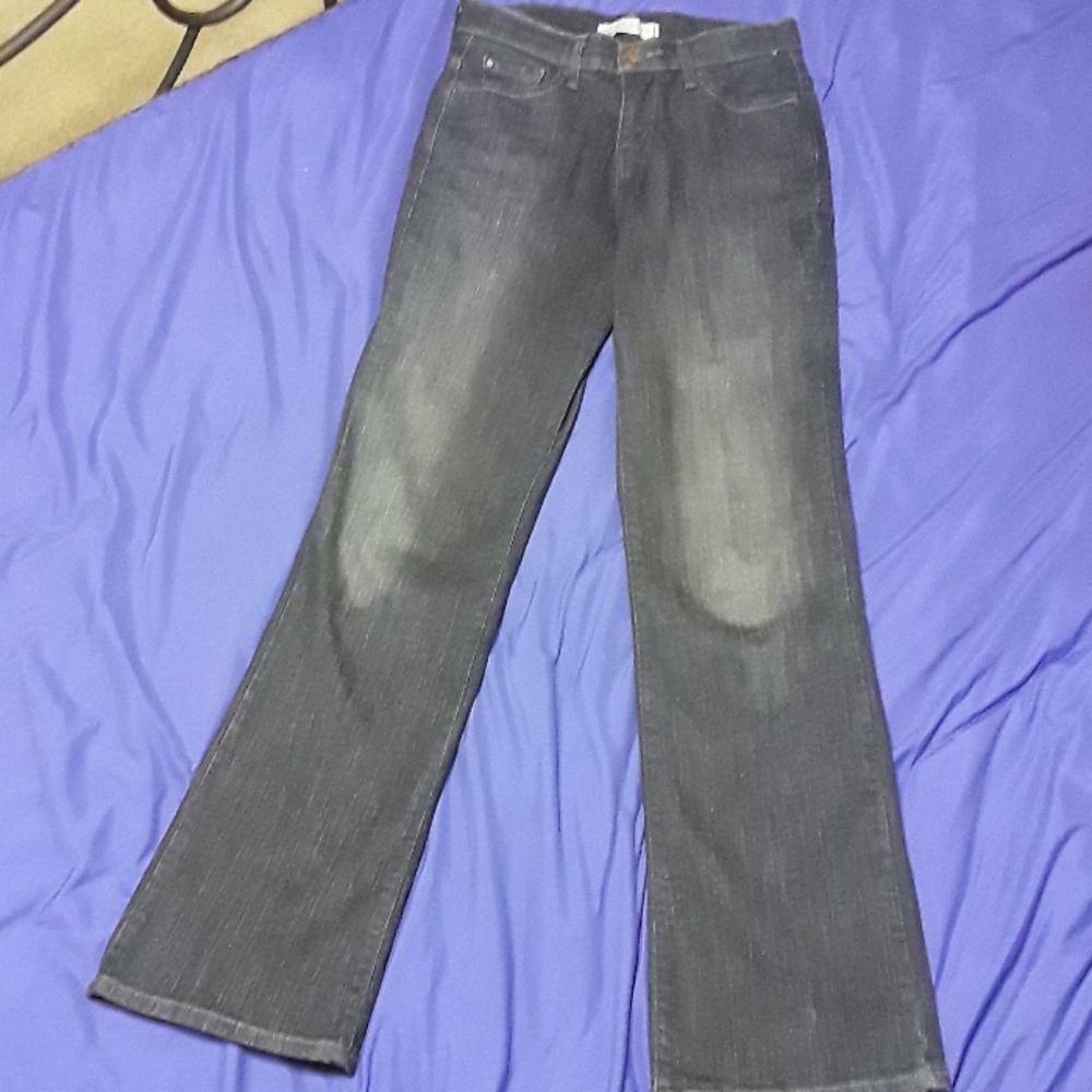Levi's Perfectly Slimming Boot cut Jeans